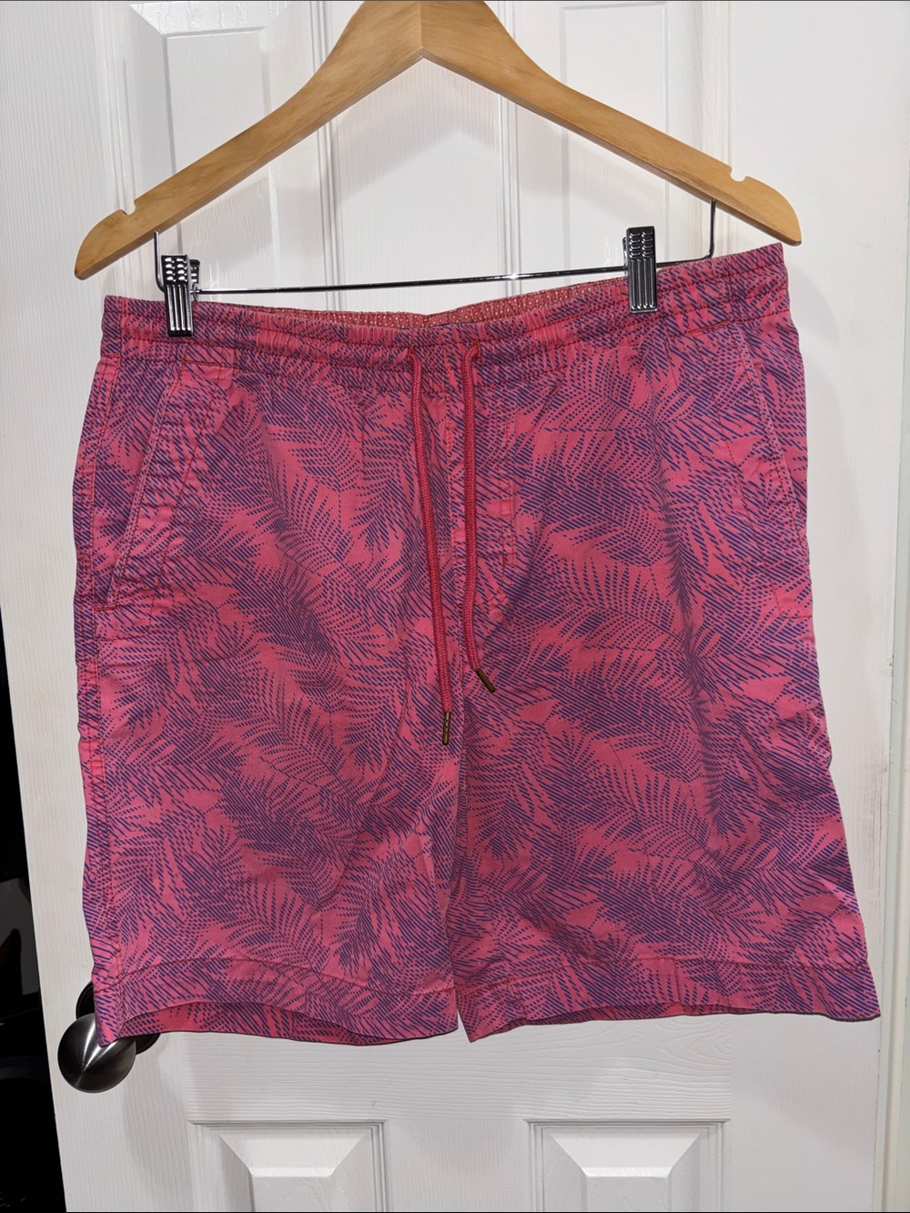 English Laundry Pink and Navy Leaf-Print Athletic Shorts